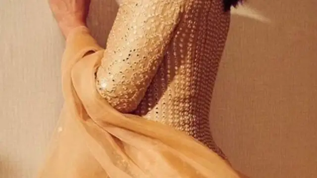 Kareena Kapoor Khan: 80 से भी ज्यादा कारीगरों ने मिलकर तैयार किया था करीना का अनारकली सूट, जानें क्या है स्पेशल!
