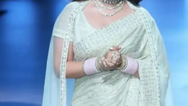 न्यूली वेड Parineeti Chopra ने अपने साड़ी के ऑब्सेशन के बारे में बात की, कही ये बड़ी बात !!