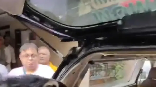Rakhi Sawant का पेट डॉग भी मां को कर रहा है मिस, वीडियो देख आंखें भर जायेंगी