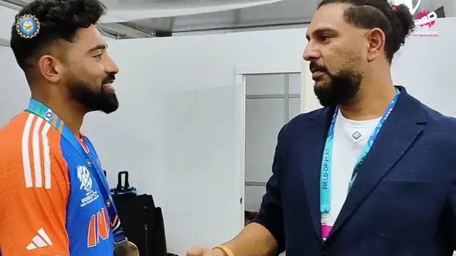 Ind vs USA: इस बार सिक्सर किंग ने किया मेडल देने का काम, टीम इंडिया के ड्रेसिंग रूम में लिया एक खास नाम