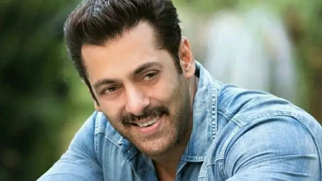 Salman Khan का वैलेंटाइन डे सेलिब्रेशन, इस शख्स के हाथों में हाथ डालकर किया डांस, वायरल वीडियो ने किया सभी को हैरान
