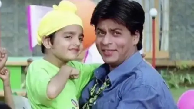 Shah Rukh Khan संग बतौर चाइल्ड आर्टिस्ट काम करने वाला ये शख्स, आज दिखता है बेहद हैंडसम