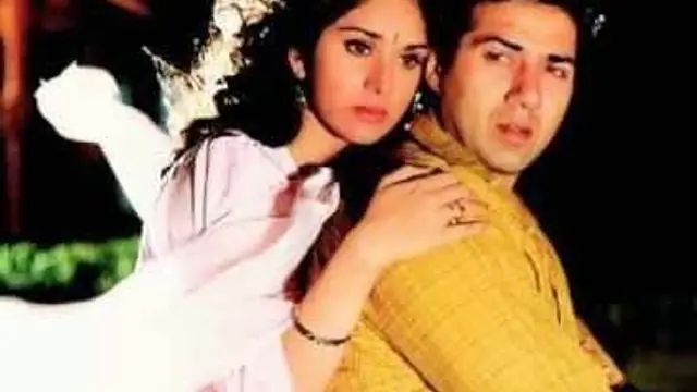 Exclusive: सनी देओल की हीरोइन करेंगी कमबैक, दूसरी पारी के लिए तैयार हुई ‘दामिनी’, 60 की उम्र क्या मिलेगी खो चुकी शोहरत?