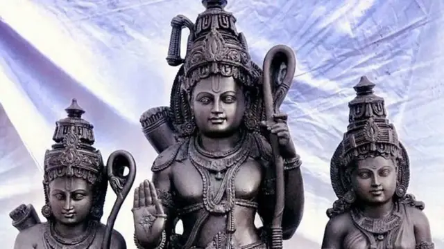 Viral Video: राम मंदिर के गर्भगृह में दिखा अद्भुत दृश्य, सोशल मीडिया पर वीडियो हुआ Viral, लोगों ने कहा चमत्कार