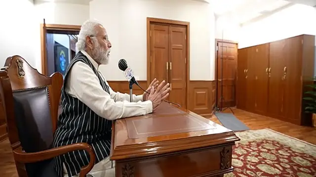 Mann Ki Baat: प्रधानमंत्री मोदी ने मन की बात से पूरा किया शतक, माधुरी दीक्षित सहित इन सेलेब्स ने की स्क्रीनिंग में शिरकत