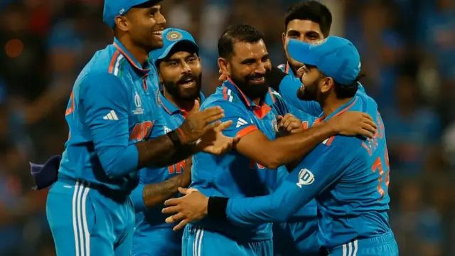 ‘फिटनेस से लेकर स्किल्स तक, वो एक….’ भारतीय पेसर मोहम्मद शमी ने साथी विराट कोहली को लेकर कही ये बात!