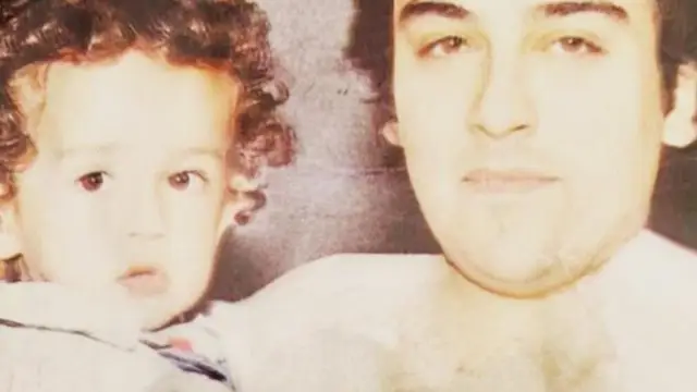 मिलिए बॉलीवुड सिंगर Adnan Sami के बेटे अज़ान सामी खान से, अकेले अपनी मां ज़ेबा बख्तियार द्वारा पाले गए