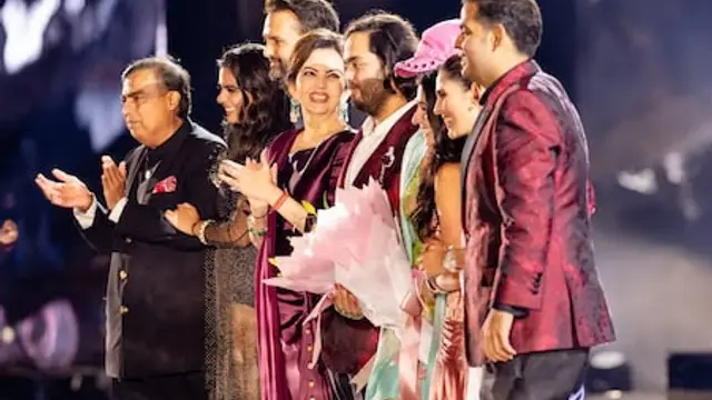अनंत-राधिका की प्री-वेडिंग बैश में Rihanna ने दिया ऐसा शानदार परफॉरमेंस कि झूम उठा पूरा समा, एयरपोर्ट पर जाते वक्त भी लूट ली Limelight!