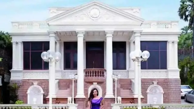 शाहरुख खान के घर मन्नत में हैं एयरपोर्ट जैसी सिक्योरिटी, डंकी फिल्म के एक्टर हुए अचंभित