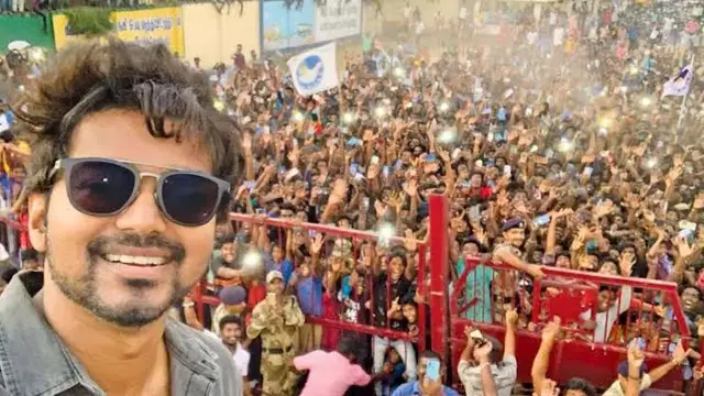 Thalapathy Vijay के साथ हुआ हादसा! कार हुई चकनाचूर, जानें क्या है पूरा मामला