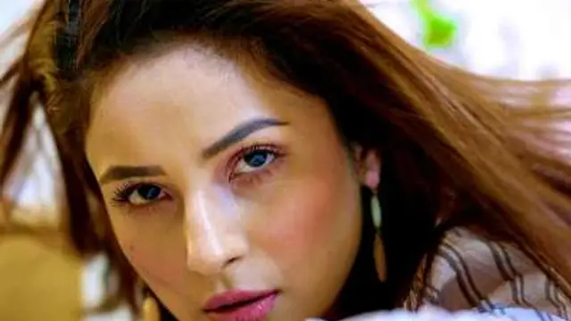 Shehnaaz Gill ने आधी रात को सेलिब्रेट किया अपना बर्थडे, नाचती नजर आईं एक्ट्रेस