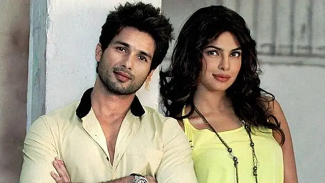 Priyanka Chopra के घर पर पड़ा आयकर विभाग का छापा, Shahid Kapoor ने खोला था घर का दरवाजा?