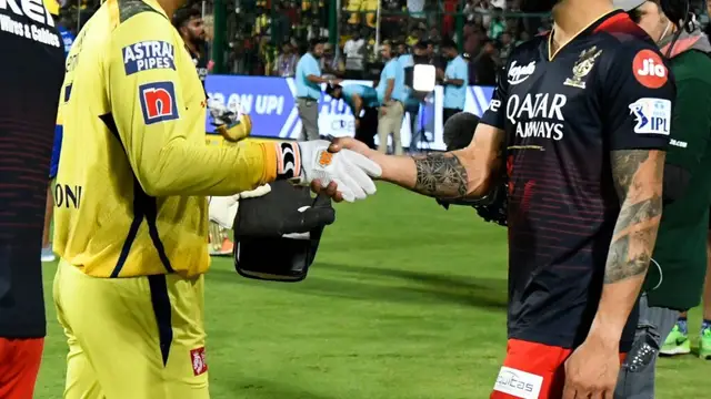 विराट कोहली के साथ अपने रिश्ते को लेकार महेंद्र सिंह धोनी का बड़ा खुलासा, कहा – हम दोनों जब भी मिलते हैं तो..