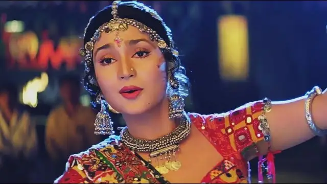 जानिए कहां है आमिर खान के साथ परदेसी-परदेसी में डांस करने वाली हीरोइन