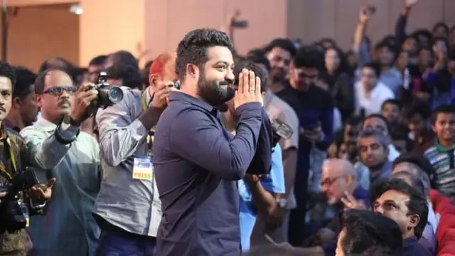 जूनियर एनटीआर की गजब की है फैन फाॅलोइंग, फैंस के लिए चलानी पड़ी थी 10 स्पेशल ट्रेन