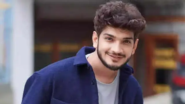 मुनाव्वर फारूकी का बचपन तंगहाली में गुजारा, पेट भरने के लिए लगाते थे समोसे का ठेला