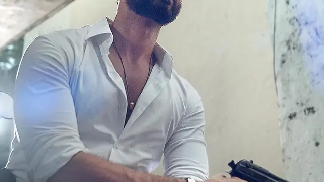 Deva: पूजा हेगड़े संग शाहिद कपूर की थ्रिलर इस तारीख को रिलीज़ होगी; मेकर्स ने दिलचस्प फर्स्ट लुक जारी किया
