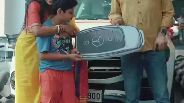 Rupali Ganguly ने खरीदी Mercedes-Benz GLE 300D, पति से कहा–”सपने देखने का साहस देने के लिए शुक्रिया”