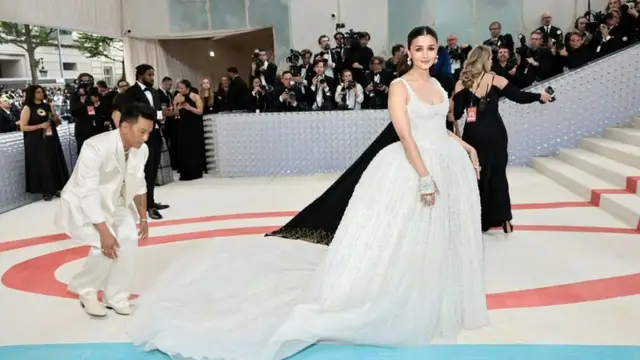 Met Gala 2023: मेट गाला में प्रिंसेस लुक से आलिया ने जीता दर्शकों का दिल, निक जोनस के साथ प्रियंका चौपड़ा की हुई शानदार एंट्री, देखे तस्वीरें