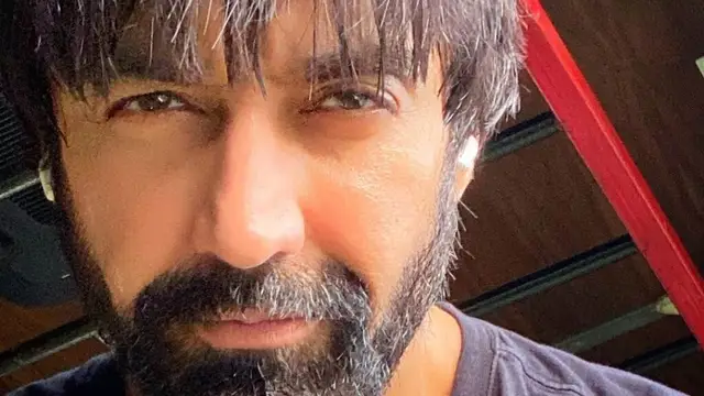 धमाल फिल्म के बमन का बदला 17 साल में पूरा लुक, जावेद जाफरी के साथ आशीष चौधरी को देख फैंस को पहचानना हुआ मुश्किल