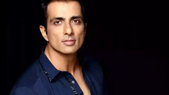 सोनू सूद ने कड़ा संघर्ष करके इंडस्ट्री में बनाई जगह, रील से रियल लाइफ में बने हीरो