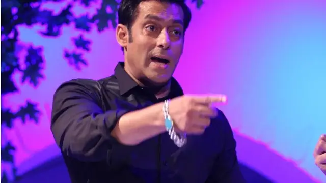 Bollywood Stars: सलमान से लेकर नोरा तक, सेट पर ऐसी बेहूदा हरकतें करते हैं ये बॉलीवुड स्टार्स