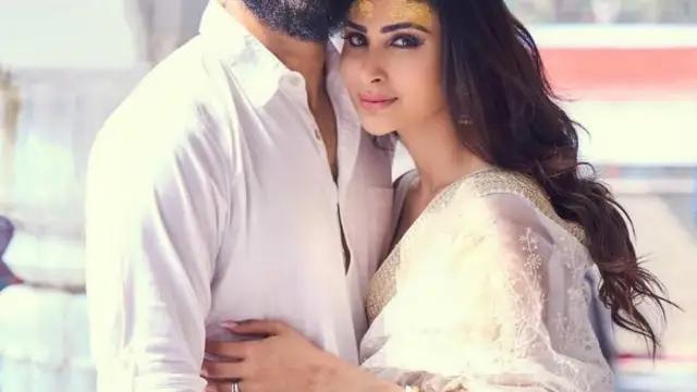 Mouni Roy ने अलग अंदाज में किया पति Suraj Nambiar को विश, सात वचनों के साथ मनाया शादी की पहली सालगिरह