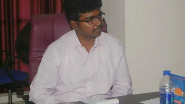 एक साल में दो-दो परीक्षा पास करने वाले टॉपर की कहानी, पहले IIT और फिर UPSC पास कर बना IAS अफसर